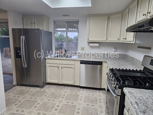 Building Photo - 3 bedroom rambler in Steilacoom