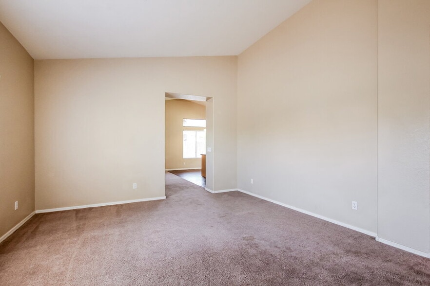 Building Photo - 13425 W Gelding Dr
