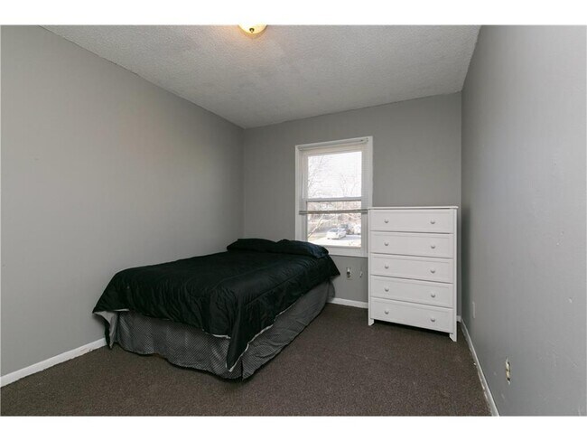 Building Photo - 1900 Atkins St