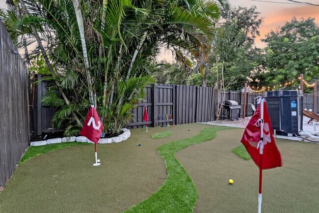 Building Photo - 6450 Perry St