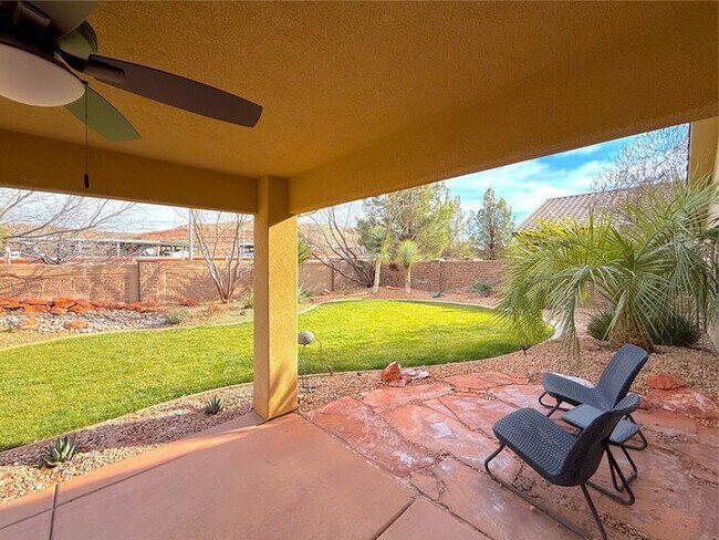 Building Photo - 3 bed, 2 bath home with 2 car garage