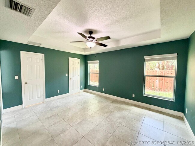 Building Photo - 9553 Sea Spray Dr