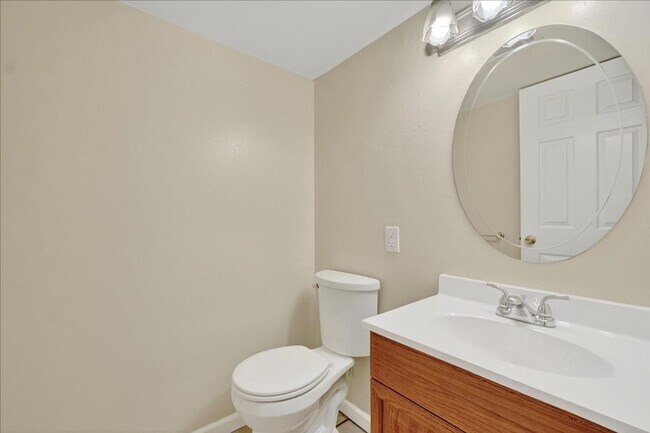 Building Photo - Step inside to experience the charm!