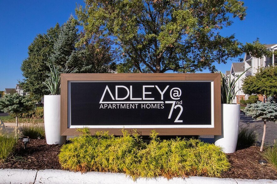Adley 72nd 1214 Applewood Dr Papillion NE 68046 Apartment Finder