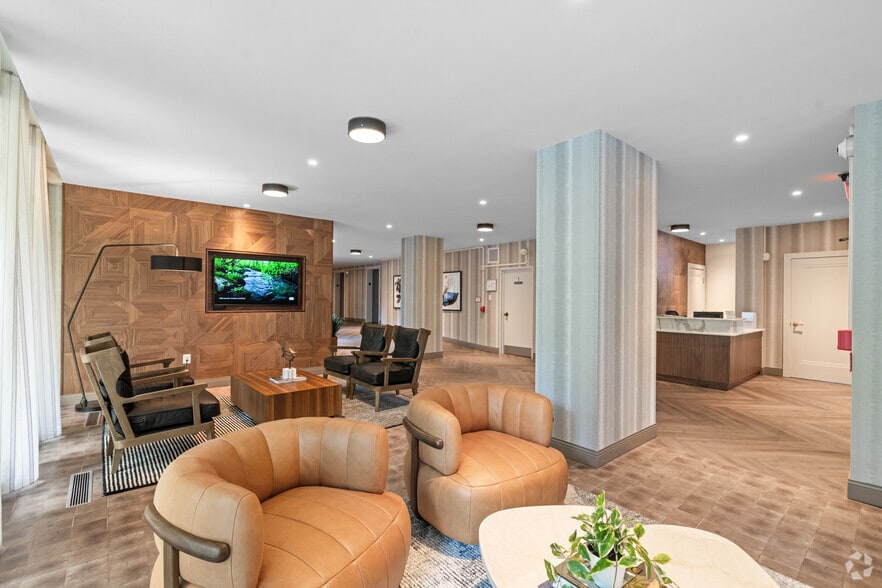 Lobby Photo - Calvert House Apartments