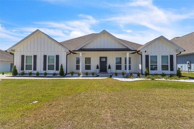 Building Photo - 5531 Blake Ln