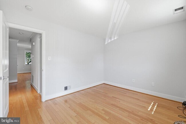 Building Photo - 1413 11th St NW