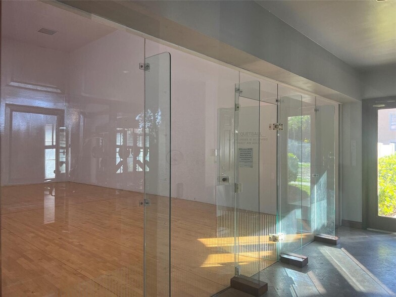 Building Photo - 2113 Renaissance Blvd