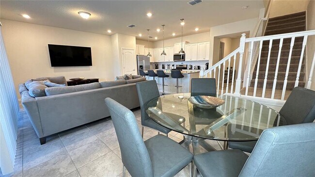 Building Photo - 7167 Oakmoss Loop