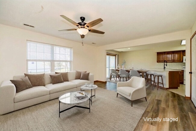 Building Photo - 13 Yorkshire Dr