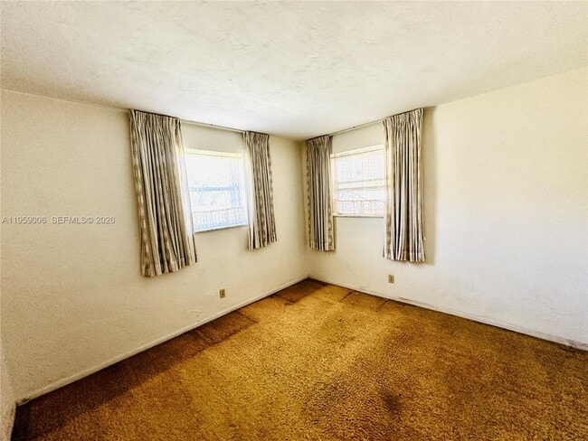 Building Photo - 2601 NE 32nd St