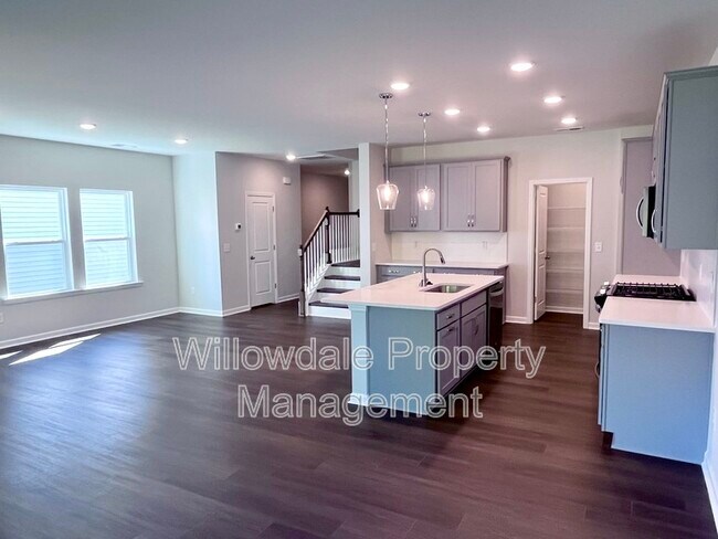 Building Photo - 5118 Cambrey Dr