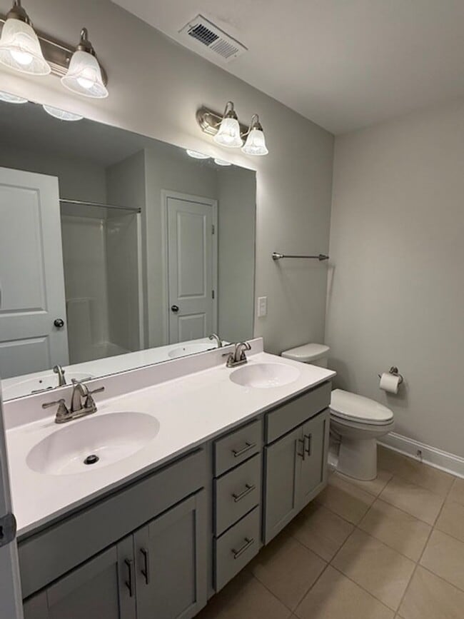 Building Photo - Fieldstone Crossing
