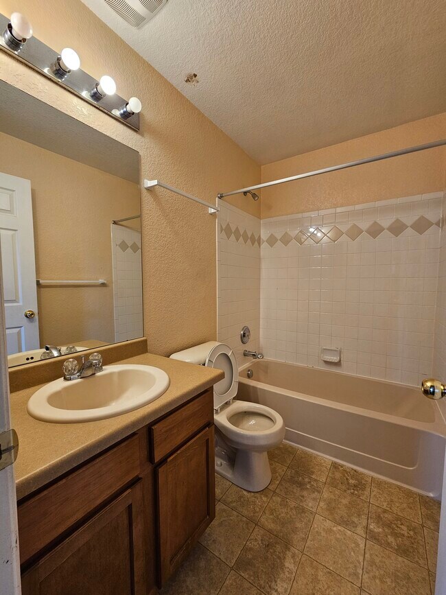 Building Photo - 5723 Prairie Cir