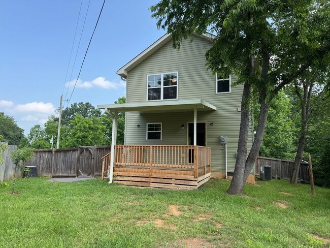 Building Photo - Oakley - Modern Three Bedroom