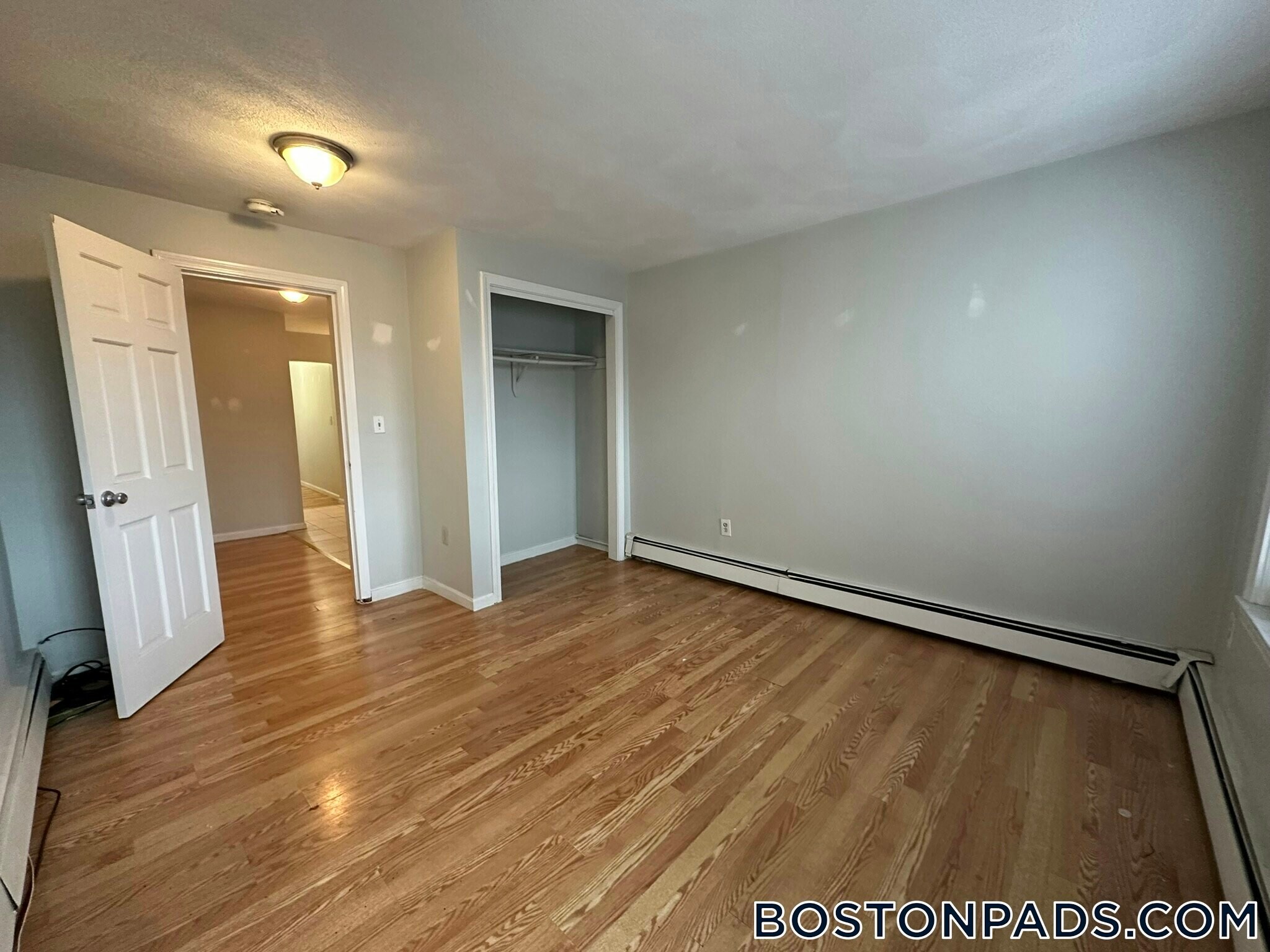 Building Photo - 137 Chelsea St