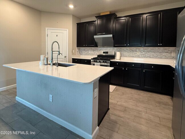 Building Photo - 141 Ren Wy