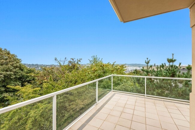 Building Photo - 4Bd/2.5Ba Seattle House