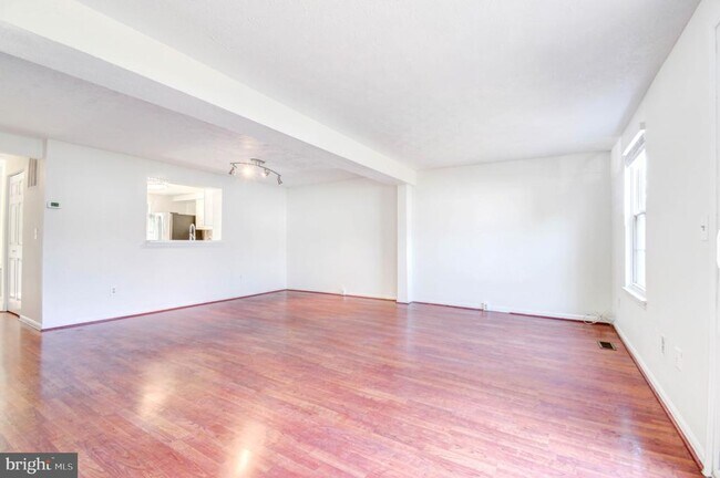 Building Photo - 6022 Phlox Ct