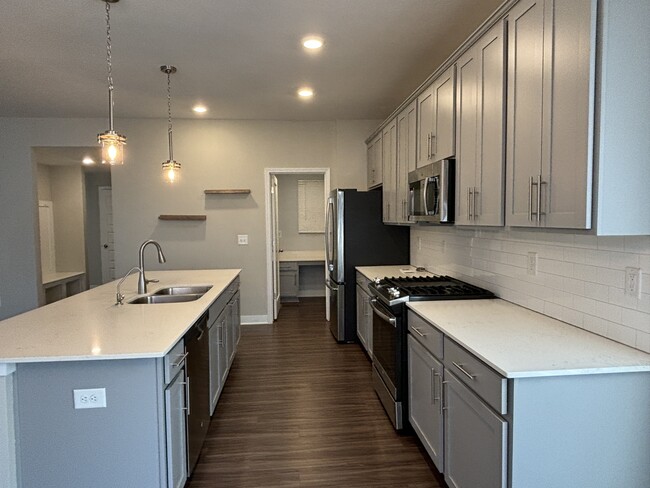 Building Photo - 5898 Weldra Dr
