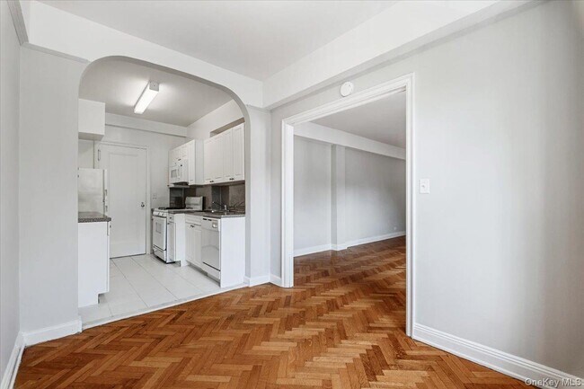 Building Photo - 45 Popham Rd