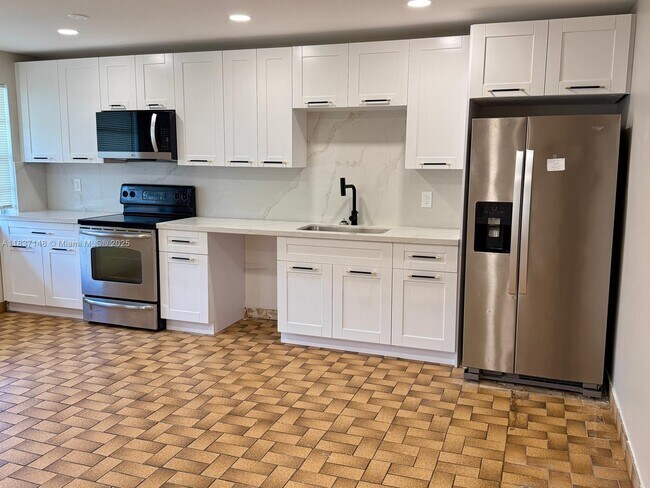 Primary Photo - 4088 SW 51st St