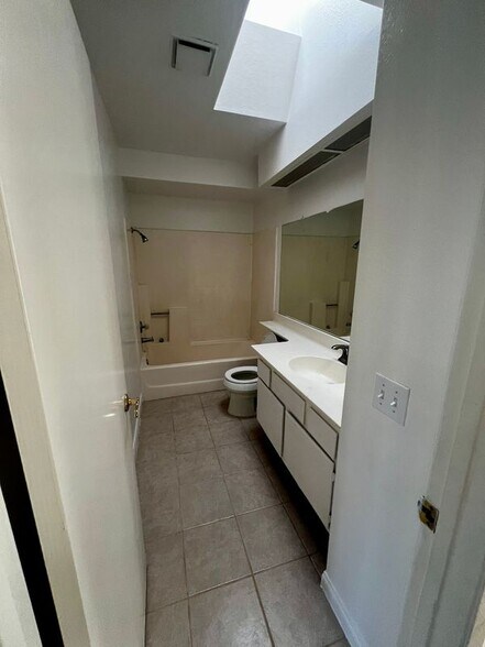Building Photo - 1195 Bautista Ln
