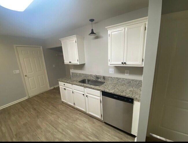 Building Photo - 108 Winchester Ln