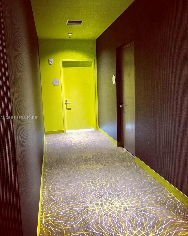 Building Photo - 501 NE 31st St