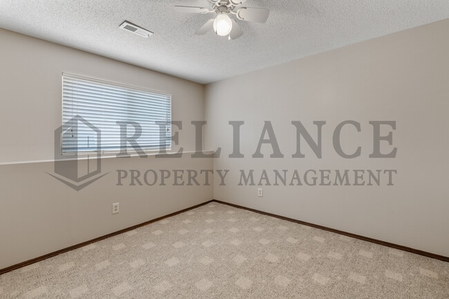 Building Photo - 1318 N Aksarben Ct