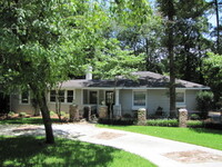 Building Photo - Forest Hills