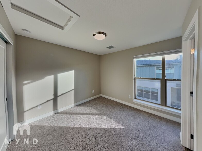 Building Photo - 5366 Allison St