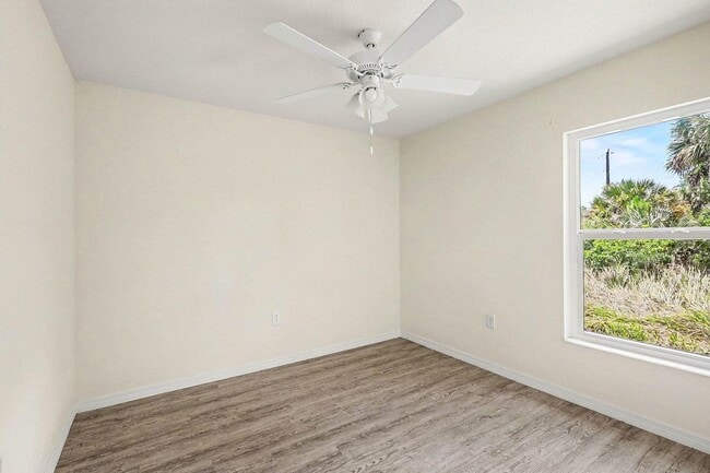 Building Photo - 1031 S Bronze Ct