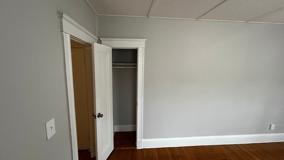 Building Photo - 30 Russell St