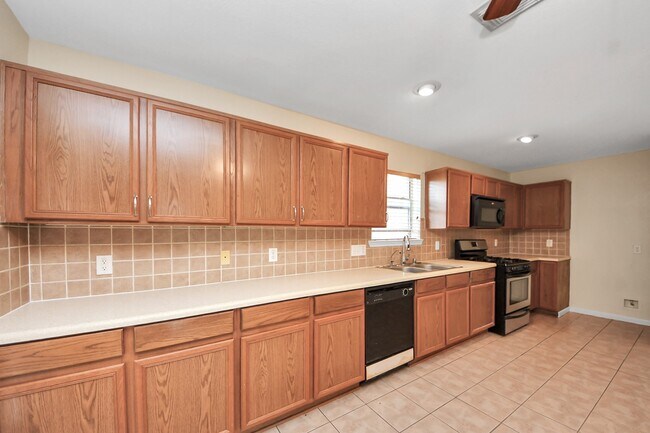 Building Photo - 8127 Tassel Field Ln