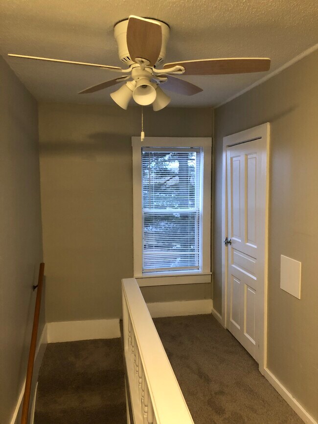 upper level - 35212 Palmer Rd