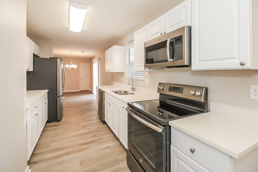 Building Photo - 5431 Staunton Way