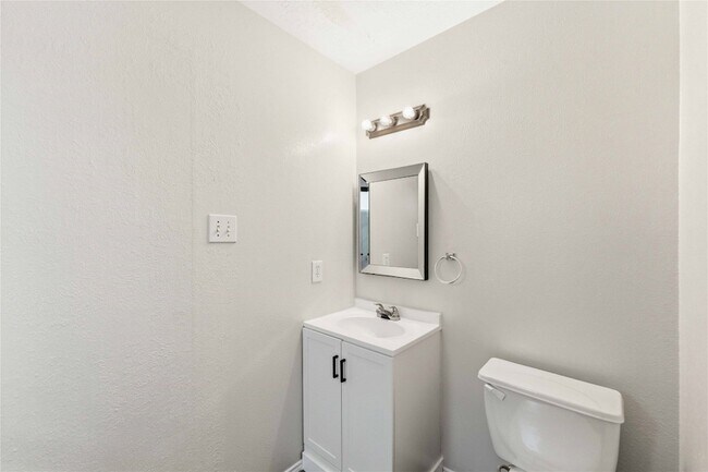 Building Photo - 11015 Shumard Oak Ct