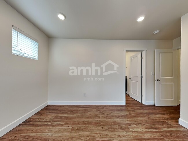 Building Photo - 19211 15th Ave Ct E