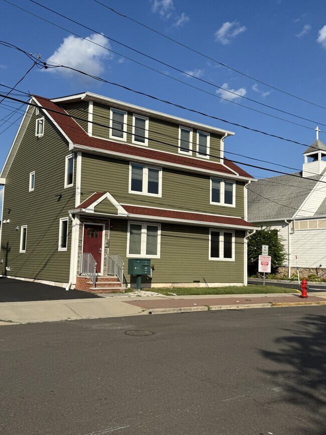 Building Photo - 145 Copeland Ave
