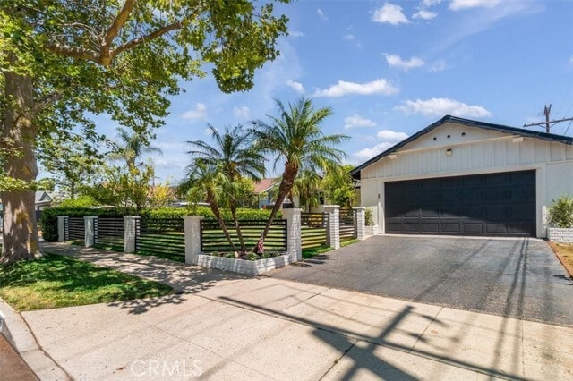 Building Photo - 23215 Welby Way