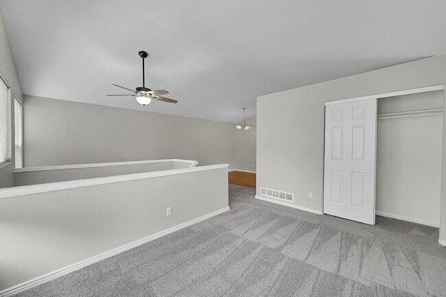 Building Photo - $2,445, 4 bed, 2.5 bath, located in Englewood