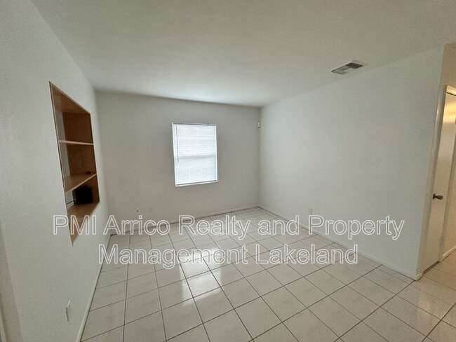 Building Photo - 2265 3rd St NE