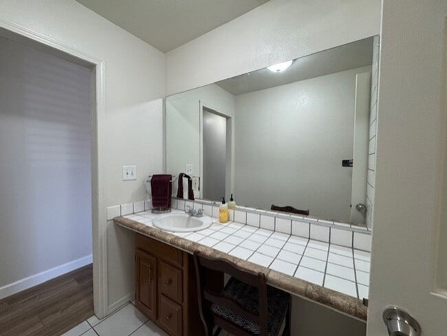 Building Photo - 4BR plus Bonus Room, 4 BA incls  Fully Furnished Casita, Garage, Colorado River!!