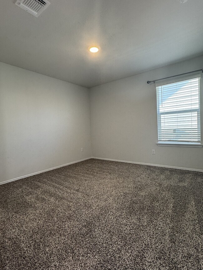 Building Photo - 7108 Gilbert Dr