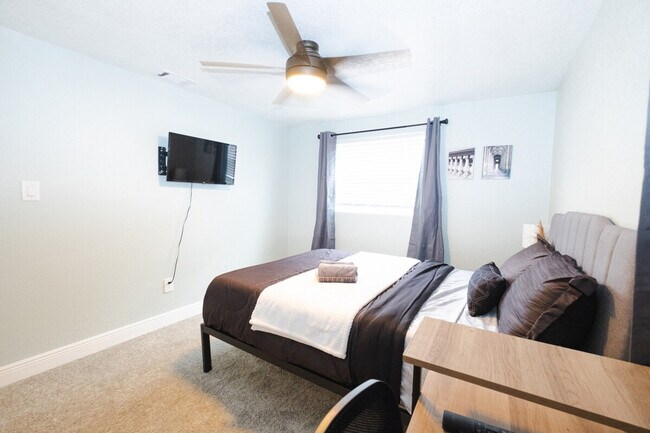 Building Photo - 3007 E 21st Ave