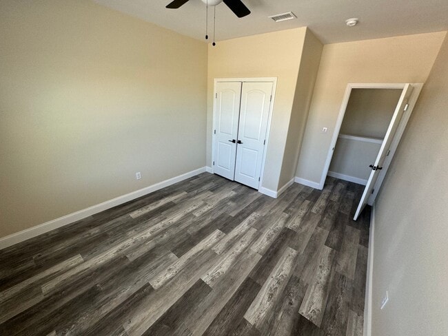 Building Photo - Modern 4 Townhome - Peaster ISD - HIGH CEILINGS
