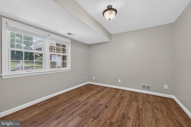 Building Photo - 6443 Walters Woods Dr