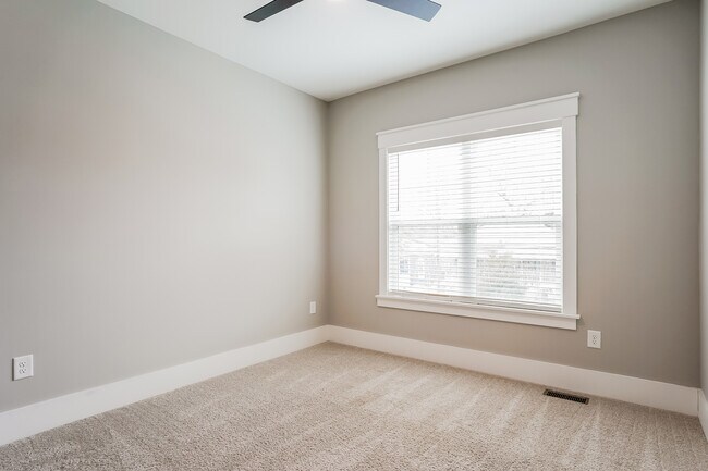 Building Photo - 1312 N Alston Ave