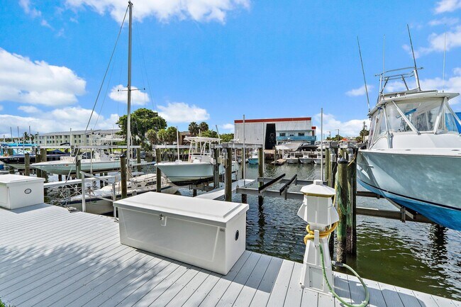 Building Photo - 108 Paradise Harbour Blvd